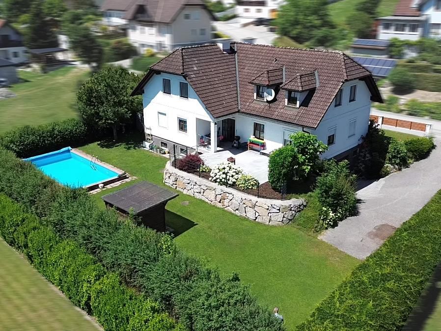 Attraktives Einfamilienhaus mit drei Wohneinheiten im Dachgeschoss - Wohnen & Vermieten unter einem Dach in Ardagger