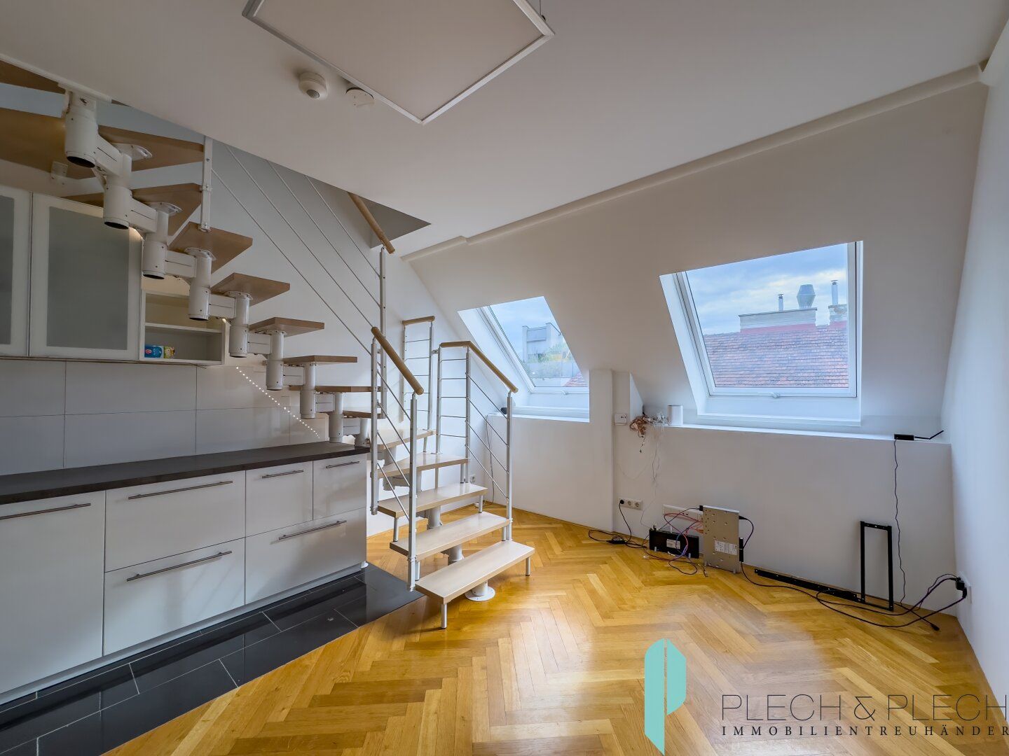 TOP Moderne 2 Zimmer-Dachgeschosswohnung nahe Reumannplatz U1
