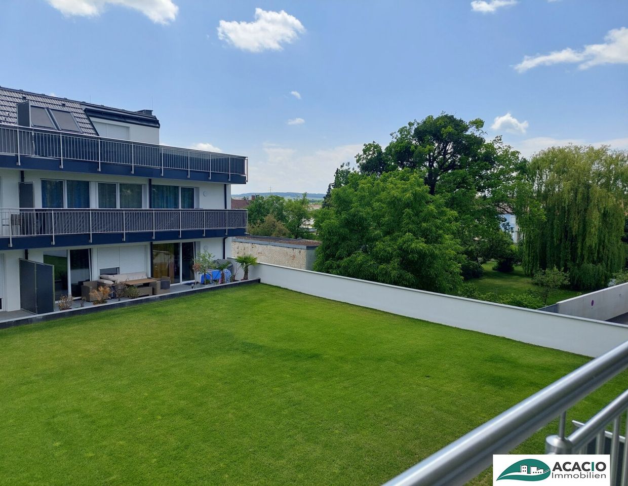 Neubauwohnung mit wunderschönem Ausblick / 2-Zimmer-Neubauwohnung mitten in Hollabrunn / zentral / energieeffizient / leistbar