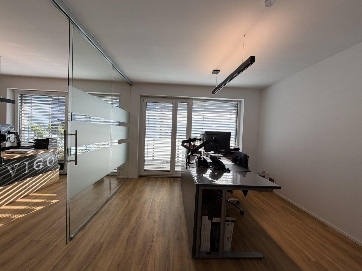ERSTBEZUG, moderne Gewerbeimmobilie - vielseitig nutzbar mit großzügigen Büro- und Lagerflächen - Ansicht 5