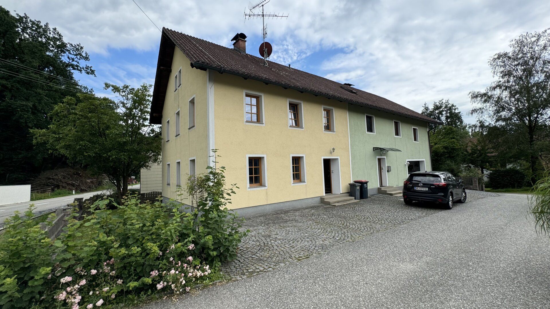 EINMALIGE GELEGENHEIT - ZWEIFAMILIENHAUS / DOPPELHAUS MIT SEHR VIEL POTENTIAL