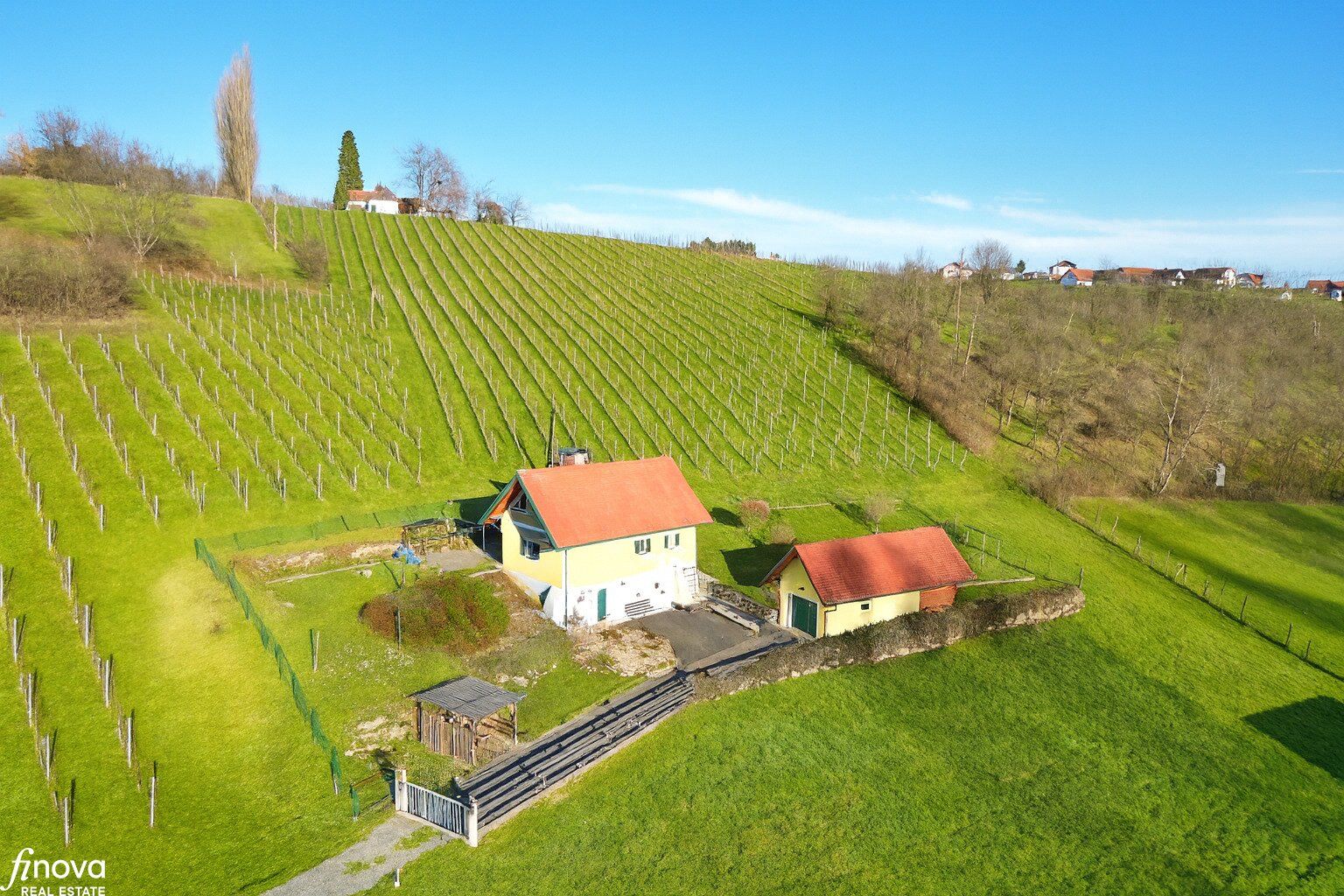 Malerisches Wohnhaus in absoluter Alleinlage - Ihr Rückzugsort inmitten der Südsteirischen Weinberge (Grubtal/Gamlitz) - Vista 2