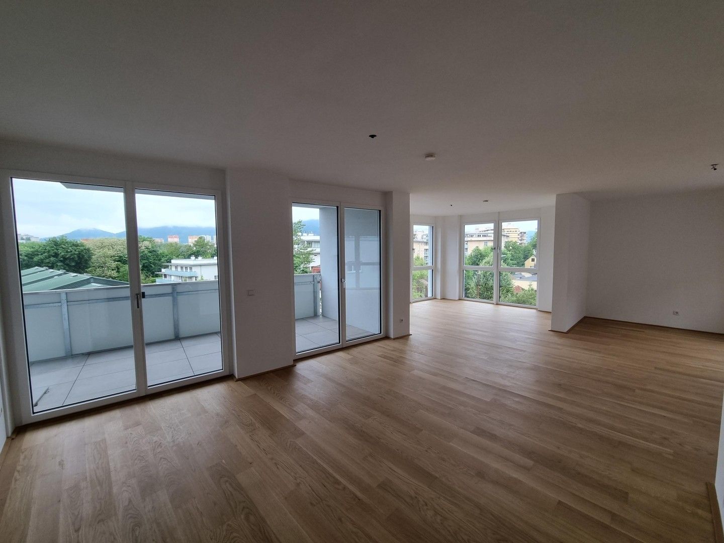 Bezugsfertige 5-Zimmer-Wohnung in Top-Lage in Graz Geidorf! Unverbaubarer Blick Richtung Mur!