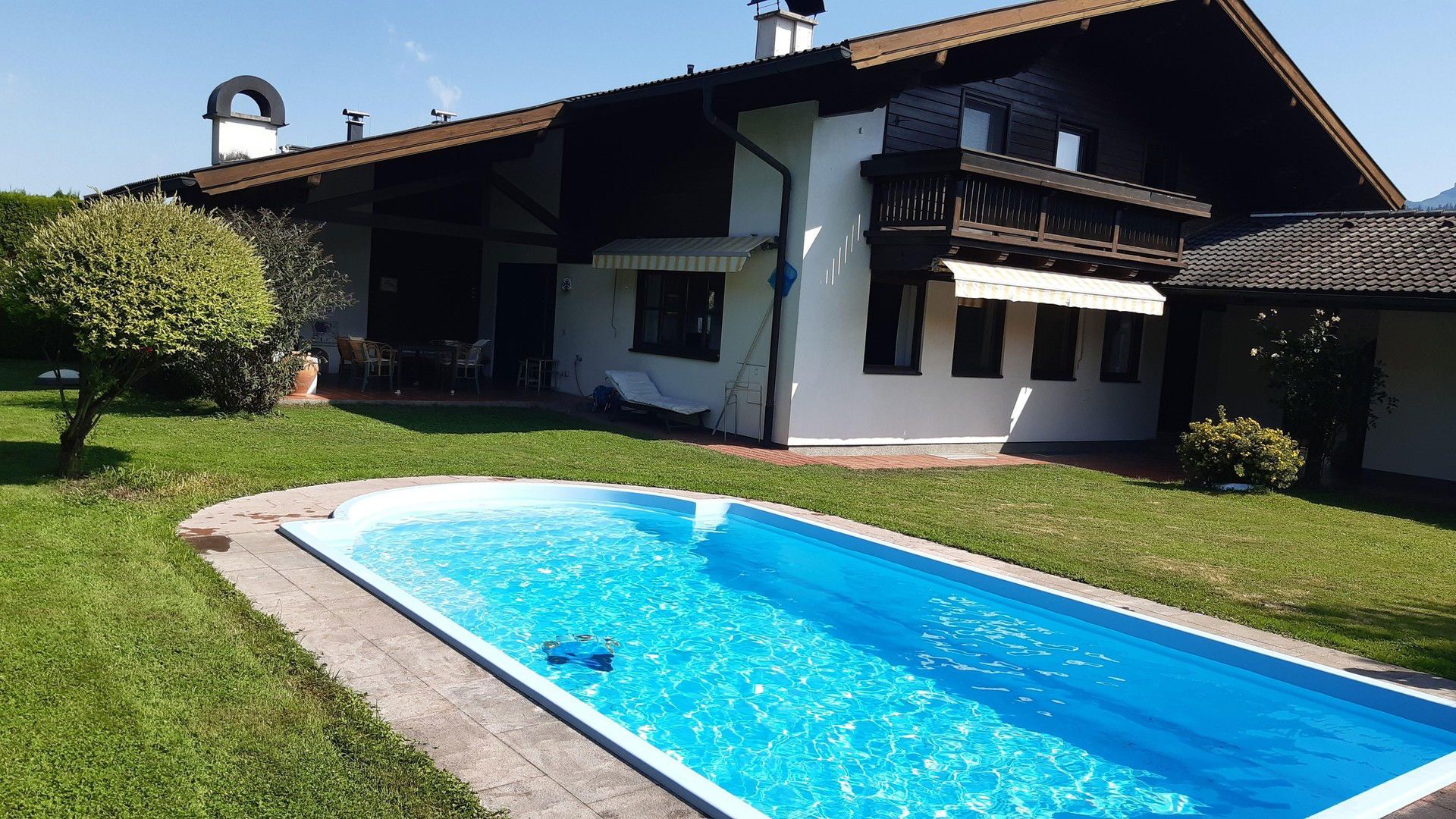 Haus mit grossem Garten und Pool in 5431 Kuchl