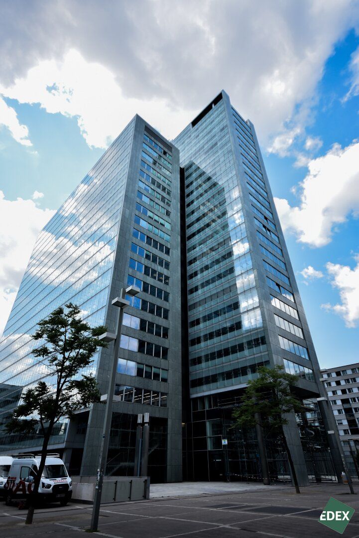 Attraktive Bürofläche mit Aussicht | Ares Tower - Mehr