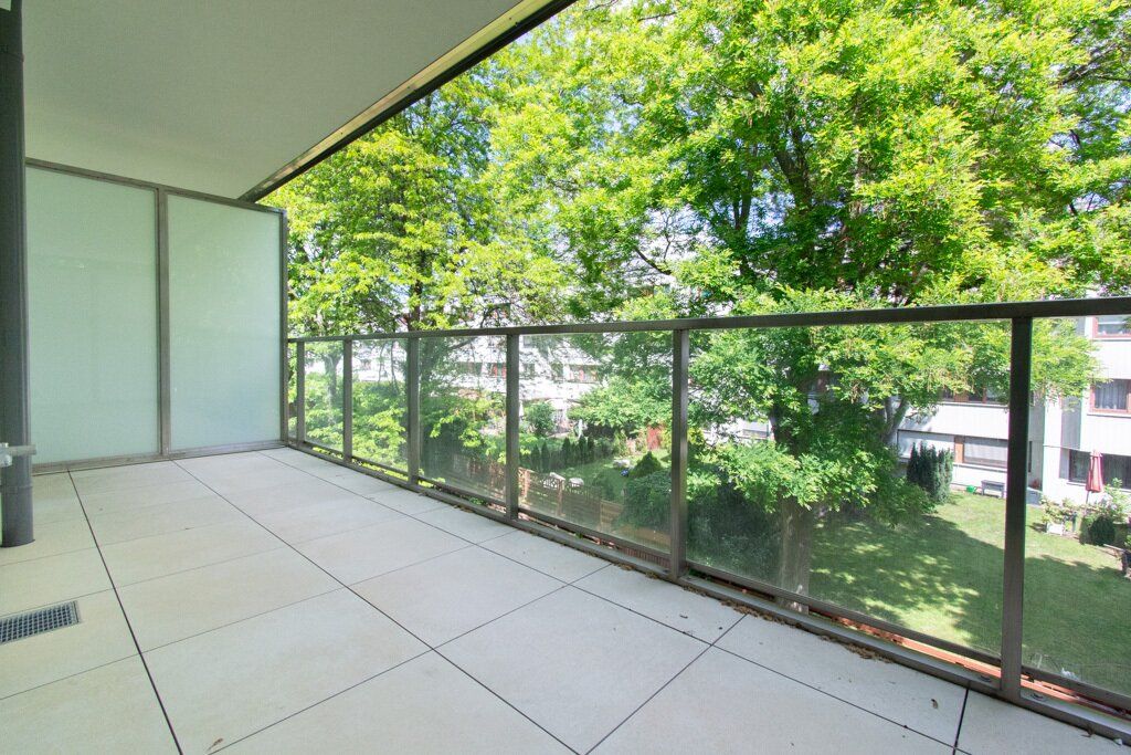 PÄRCHENWOHNUNG IM ERSTBEZUG: 2 ZIMMER MIT OSTBALKON und GRÜNBLICK NAHE U1