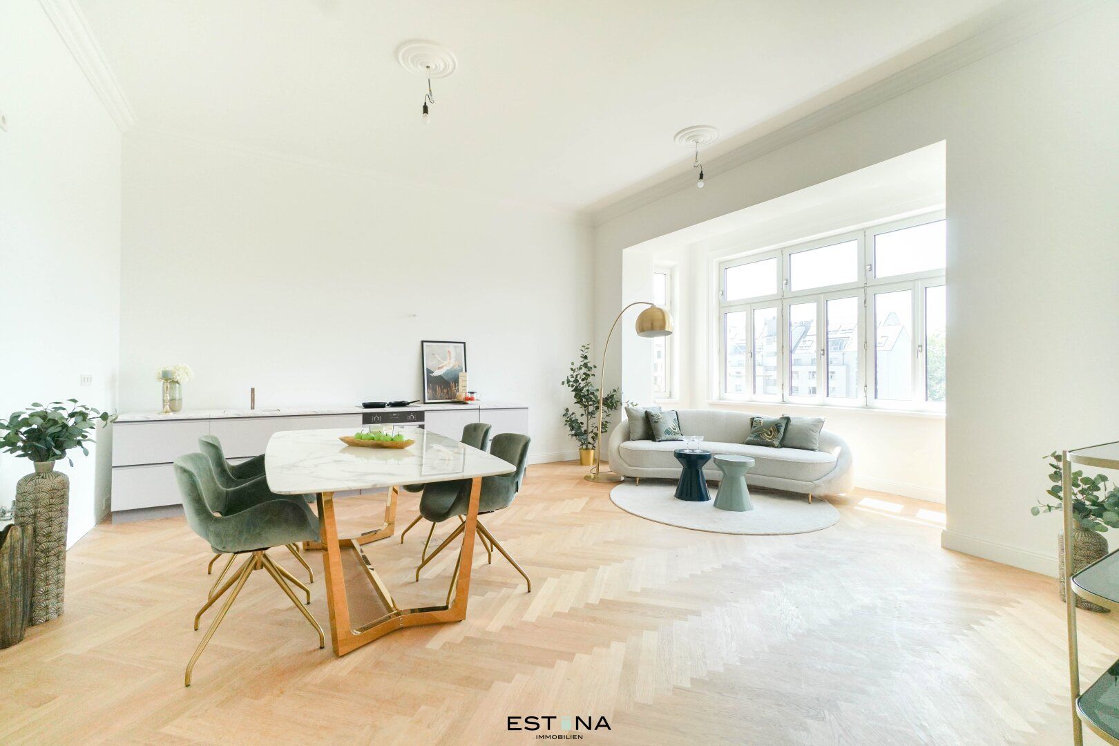 Seltene Altbauperle mit großem Balkon & U-Bahn vor der Tür in Alt-Penzing