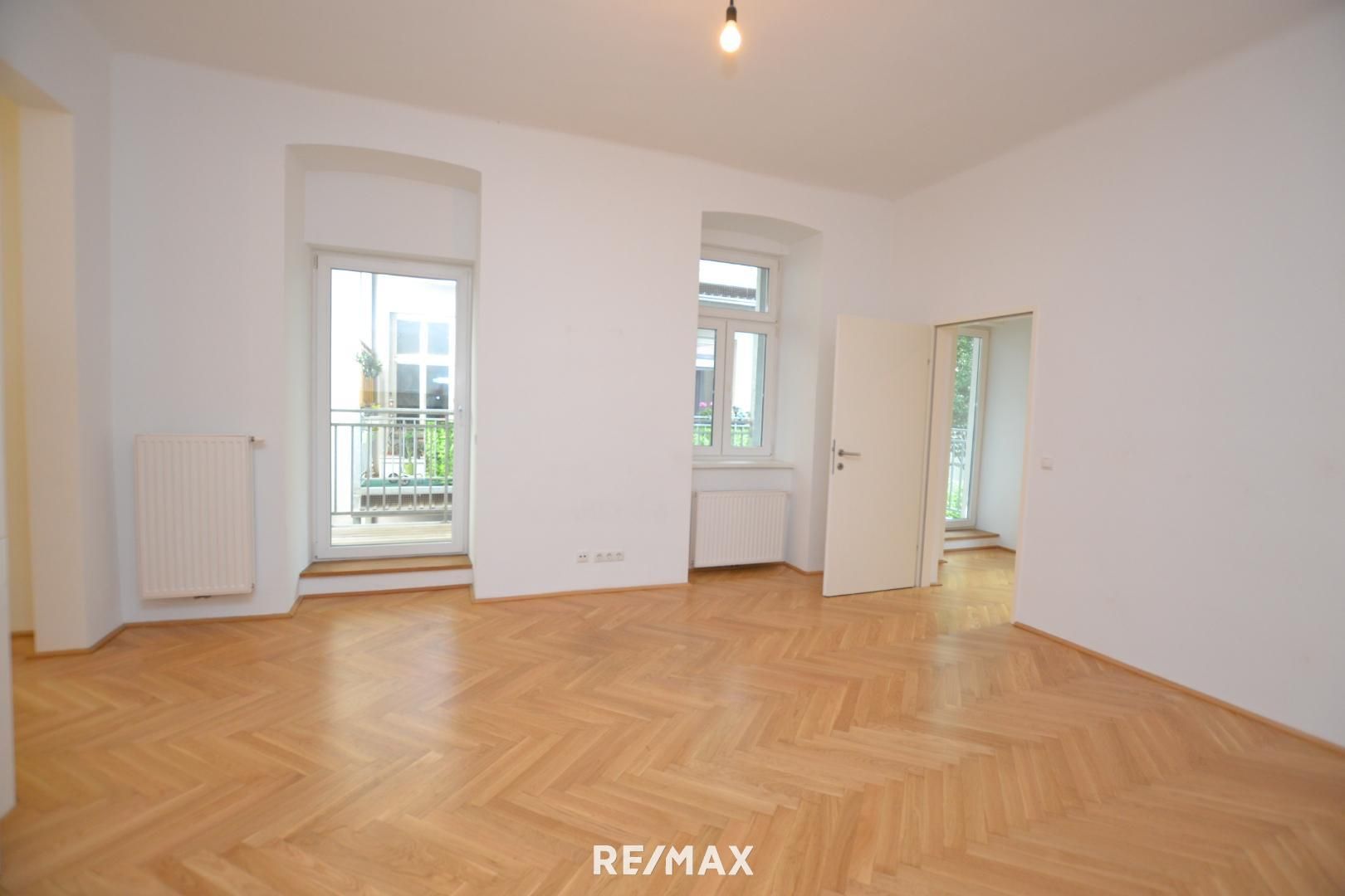 Gemütliche 2-Zimmer-Altbauwohnung mit Balkon und top Infrastruktur!