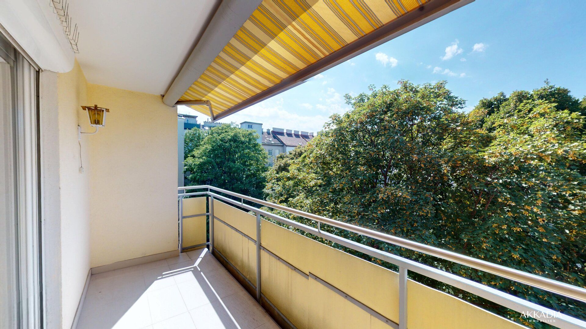 Gepflegte Neubauwohnung mit Loggia