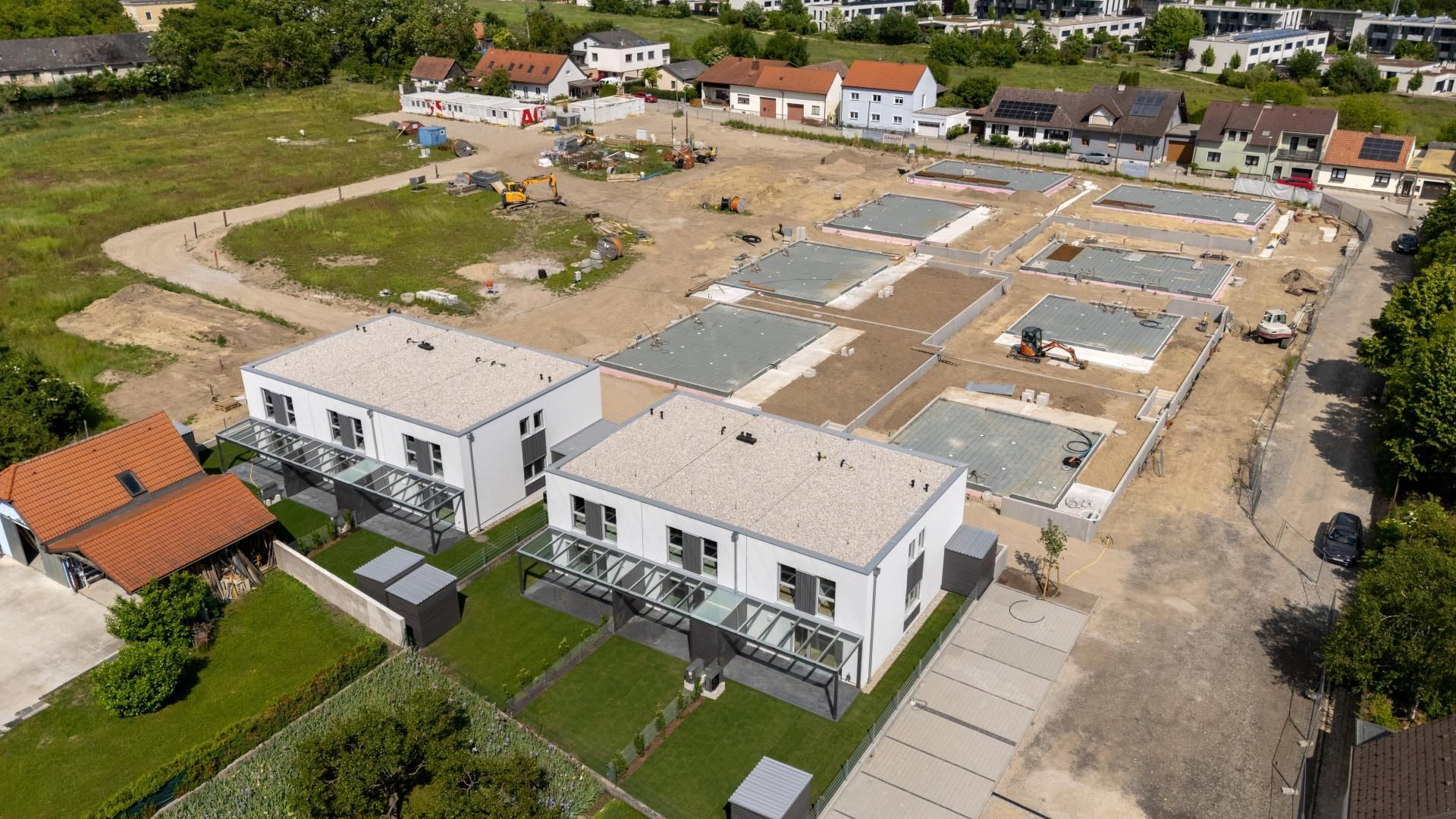 QUALITY LIVING IN ZAUBERHAFTER GRÜNLAGE IN KREMS AN DER DONAU - GNEIXENDORF MIT BLICK AUF STIFT GÖTTWEIG UND ÜBER DAS DONAUTAL - EXKLUSIVES WOHNEN - RAIFFEISEN WOHNBAU - PROVISIONSFREI