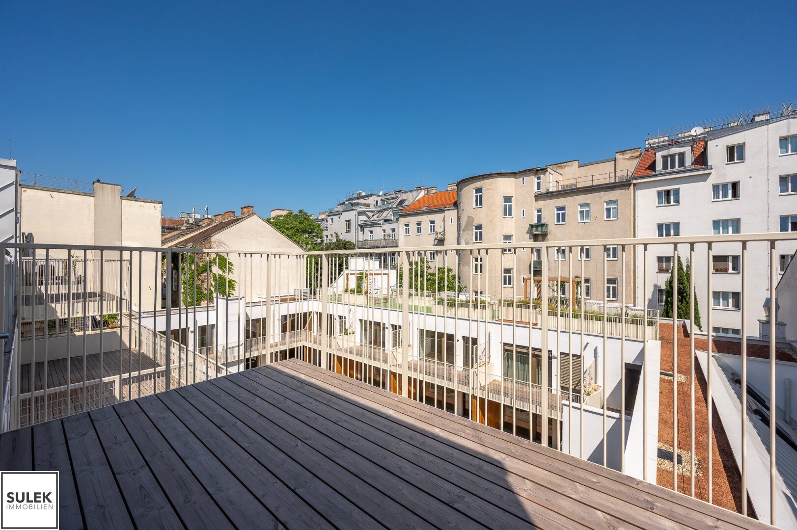 Attraktive, hofseitige 2 Zimmer Erstbezugswohnung mit Balkon und praktischen Nebenräumen - ab sofort beziehbar!
