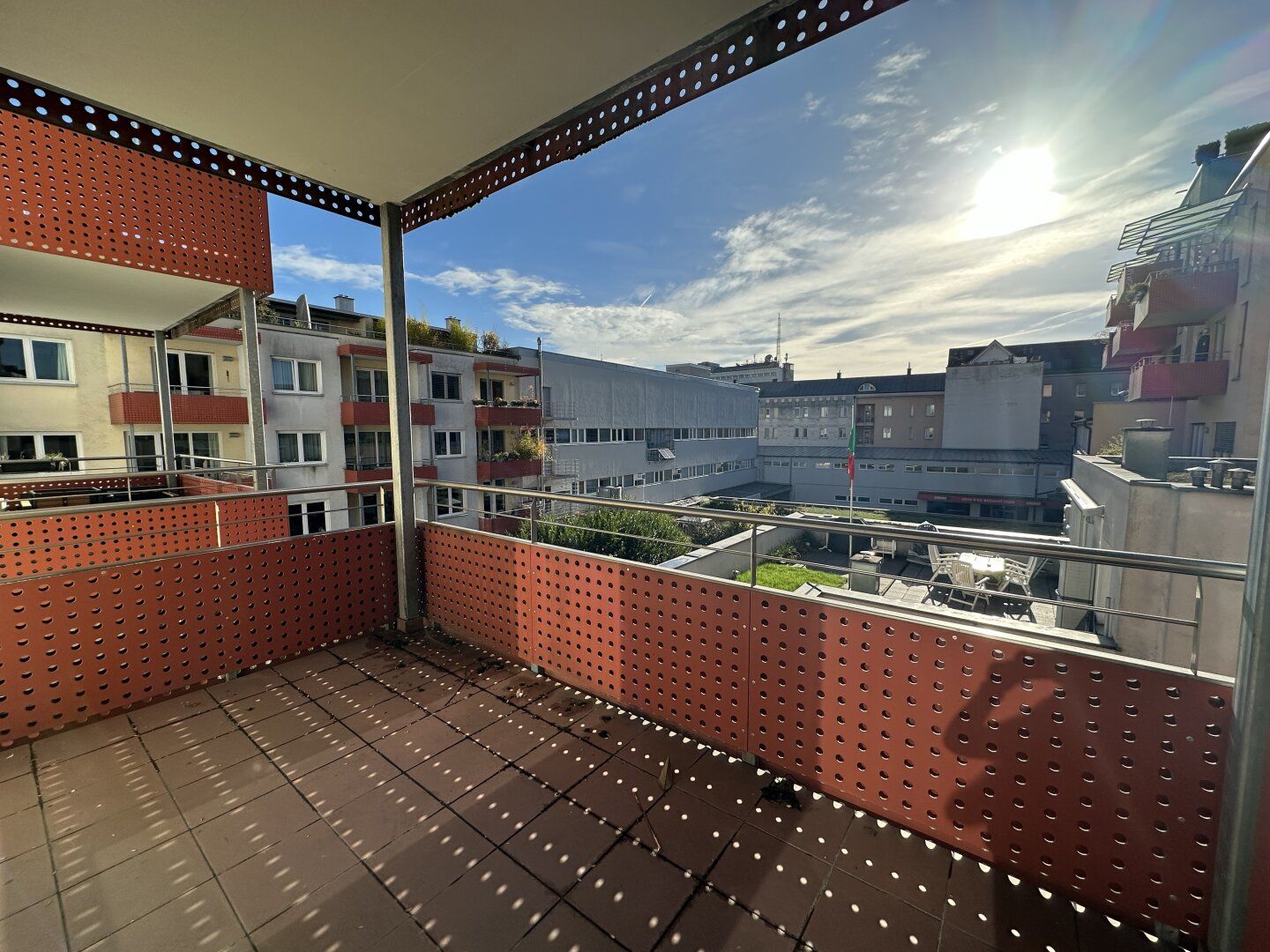 SCHÖNE 2-ZIMMER WOHNUNG INKL: BALKON!