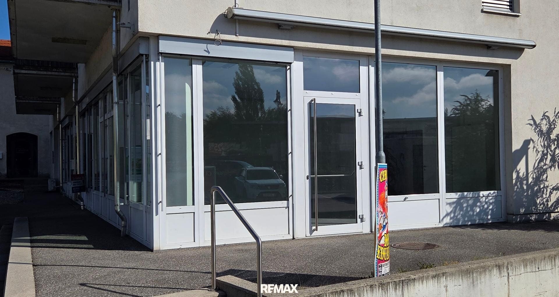 Büro oder Geschäftsfläche mit Parkplätzen in zentraler Lage!