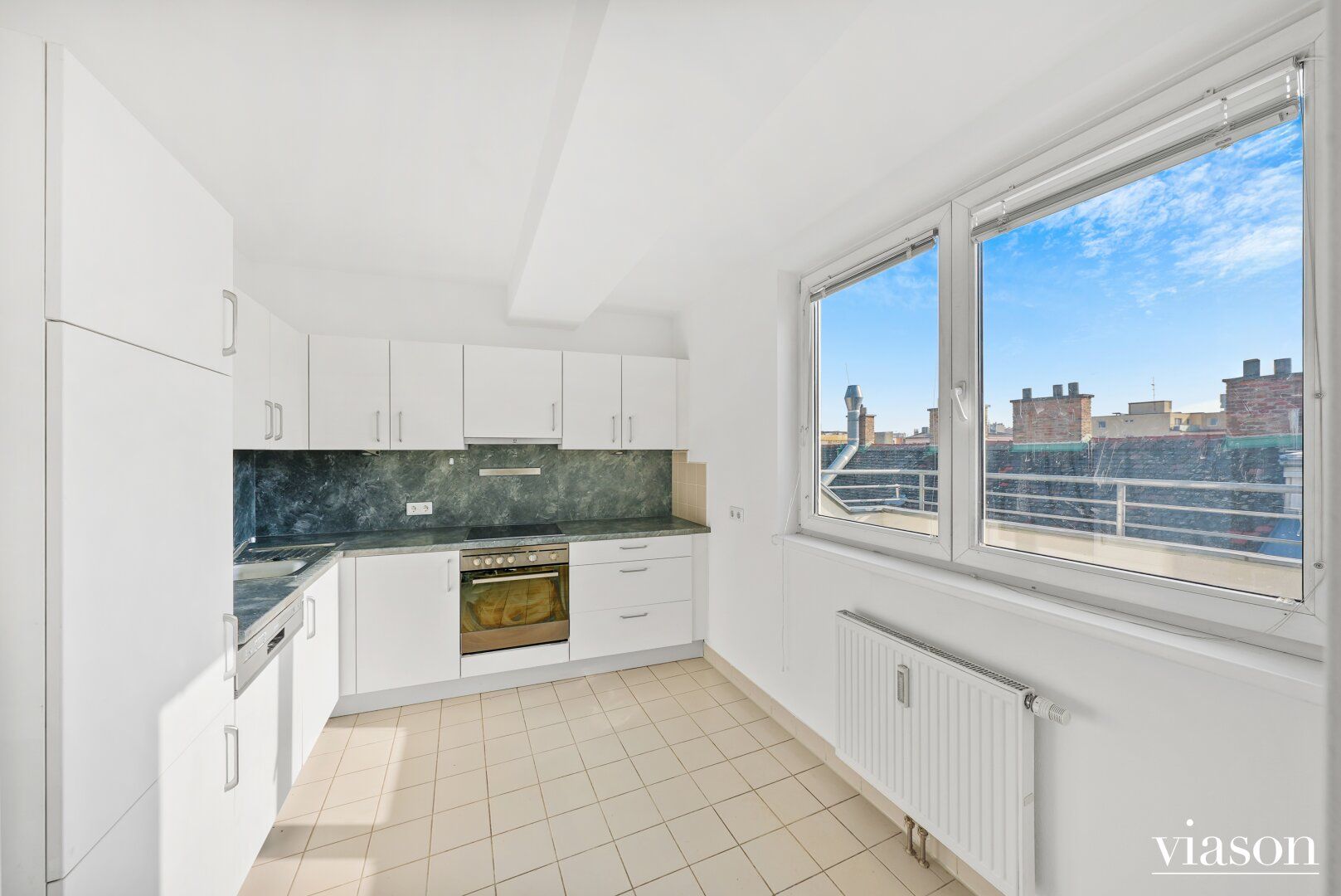 Südseitige Terrasse I 2 Zimmer I Innenhoflage I U6 Nähe I Neubau auf Altbau