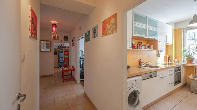 Vorzimmer | Blick in die Küche