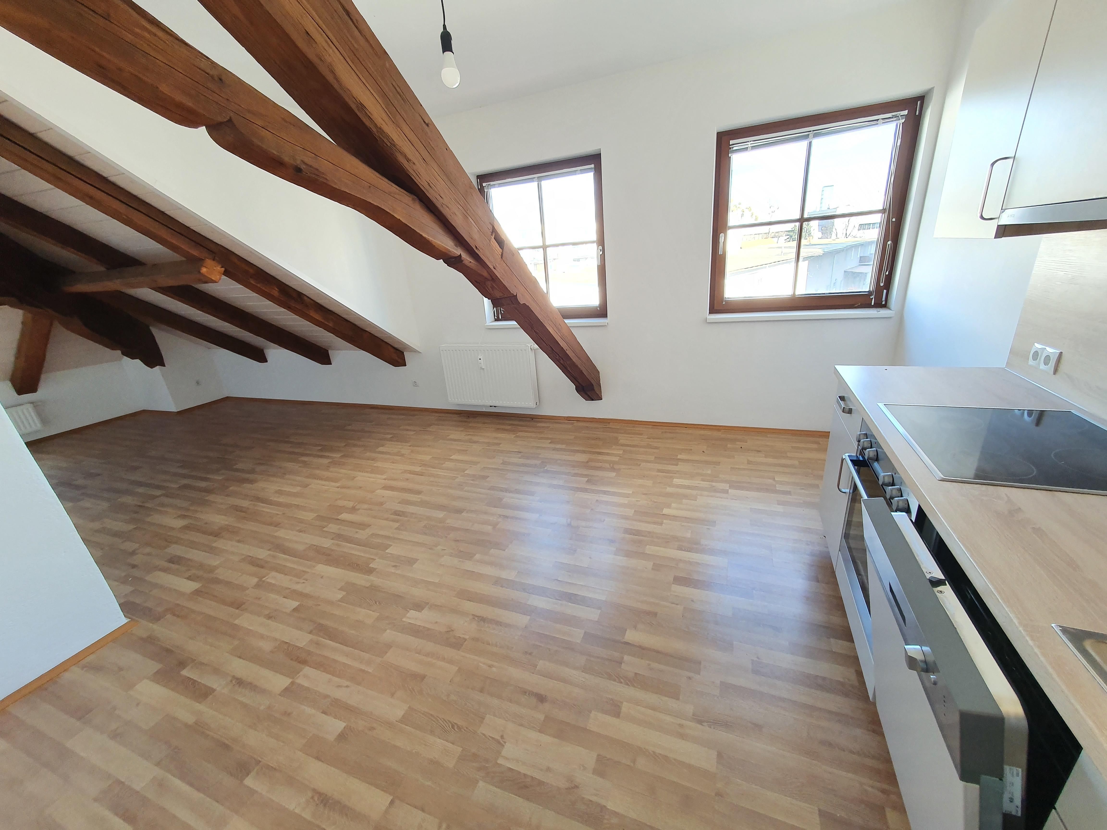 Geförderte Dachgeschosswohnung mit 2 Zimmern