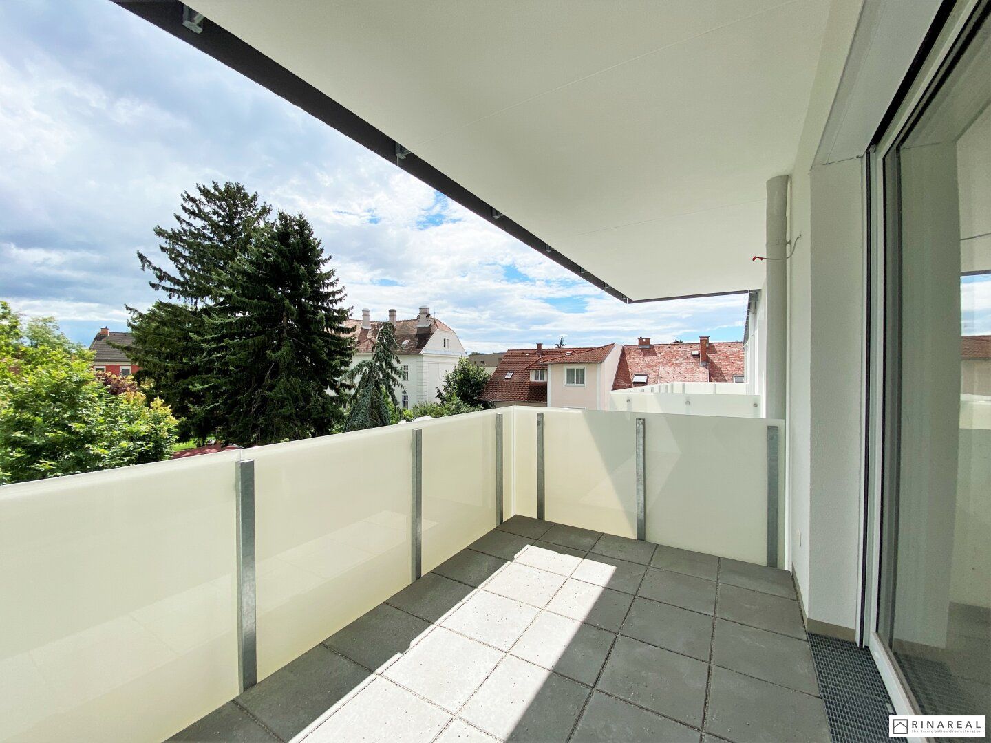 ZWEITBEZUG | 2 Zimmer Neubauwohnung mit Balkon | Klimaanlage | zzgl. TG-Stellplatz | Plankengasse | ab 1. Juni bzw. 15. Juni 2025