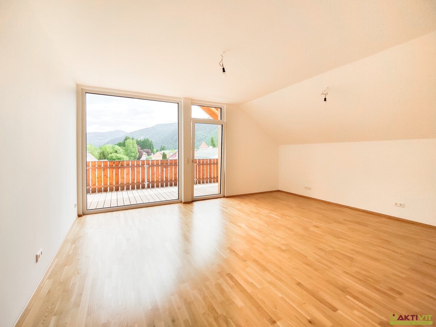 Haupt- & Zweitwohnsitz sowie touristische Vermietung möglich. - 3-Zimmer-WE mit großem Balkon + Stellplatz in Stadl an der Mur.