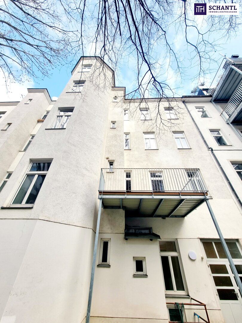 Entzückende Altbauwohnung mit Sanierungsbedarf! Balkon optional möglich! Grüner Innenhof + Ruhelage + Schönes Altbauhaus! Jetzt selbst gestalten und einziehen!