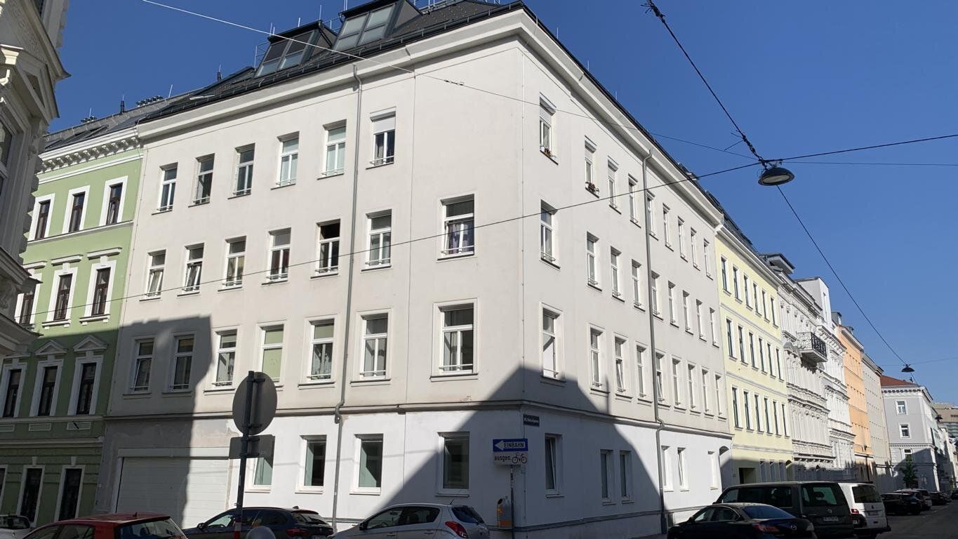 Helle Wohnung mit vielen Möglichkeiten! Zwei-bis Drei-Zimmer-Wohnung im Altbauhaus in der Staudgasse in Währing