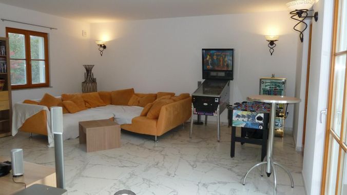 33. Fernseh- u. Spielzimmer