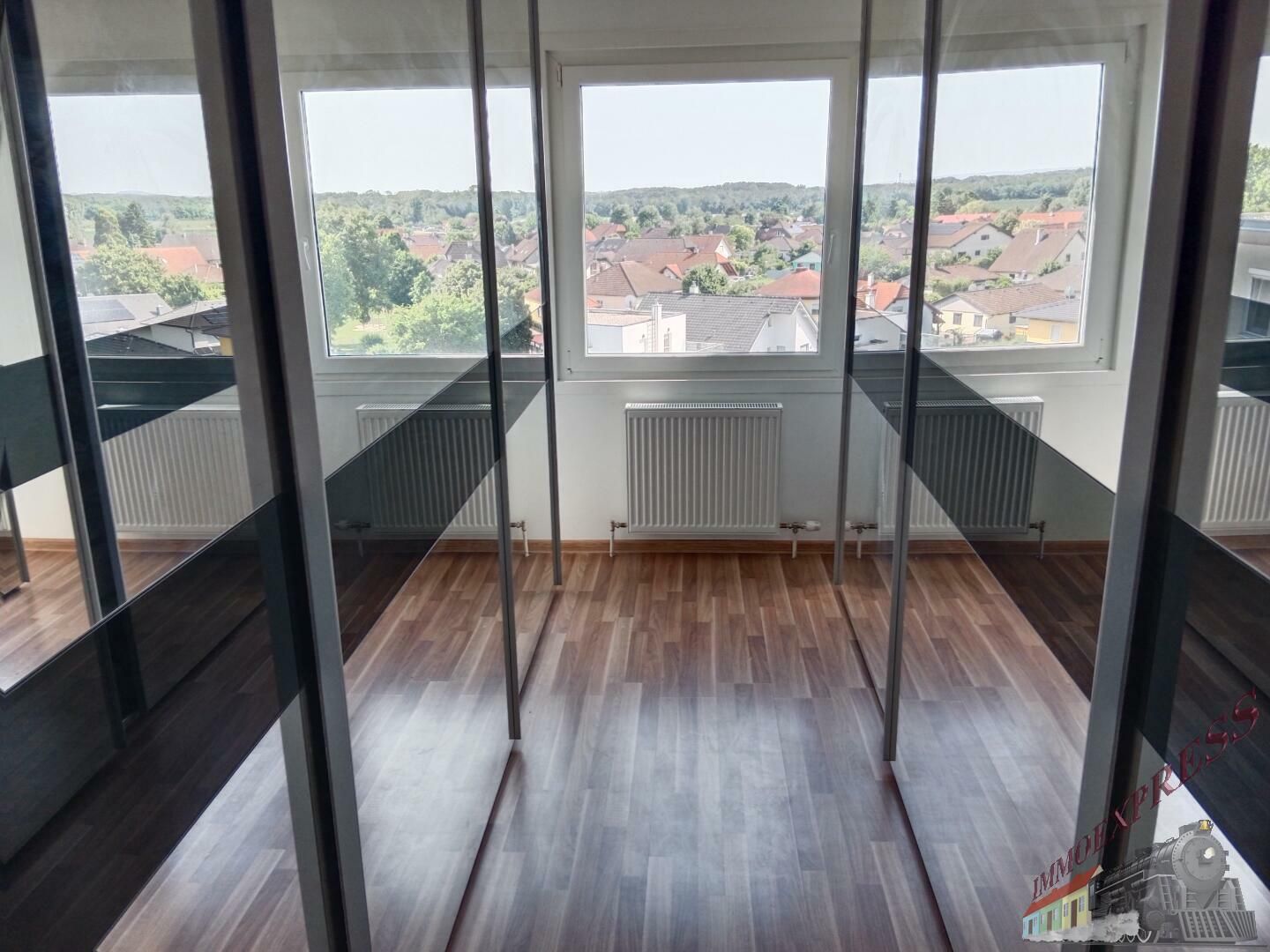 2301 Groß Enzersdorf, klimatisierte Dachwohnung, Traumblick, 4Zi, Loggia , All inklusive!