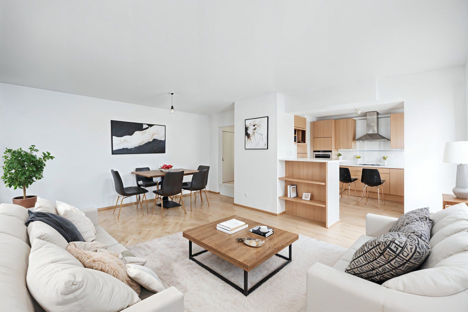 Helle Neubauwohnung mit Terrasse und Fernblick in U3-Nähe!