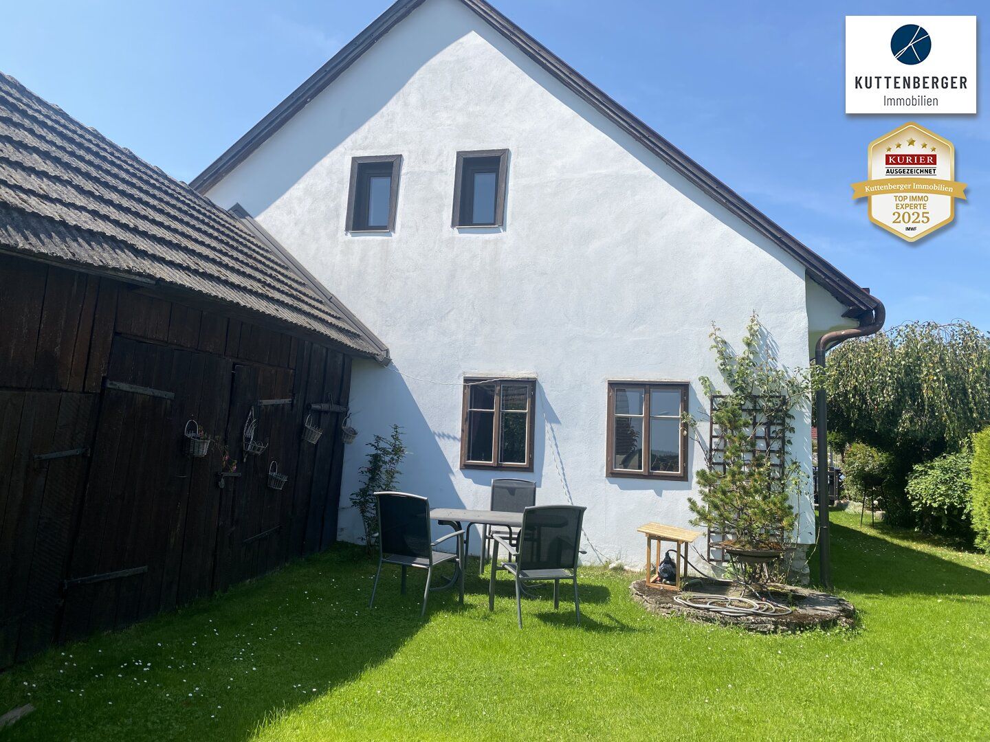 Liebevoll gepflegtes Haus mit reizendem Garten inkl. Wirtschaftsteil + Holzschupfen