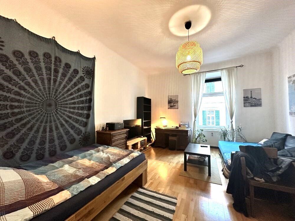 Großzügige 2-Zimmer-Wohnung mit innenhofseitigem Balkon gegenüber der Kunstuniversität in bester Lage - Provisionsfrei!