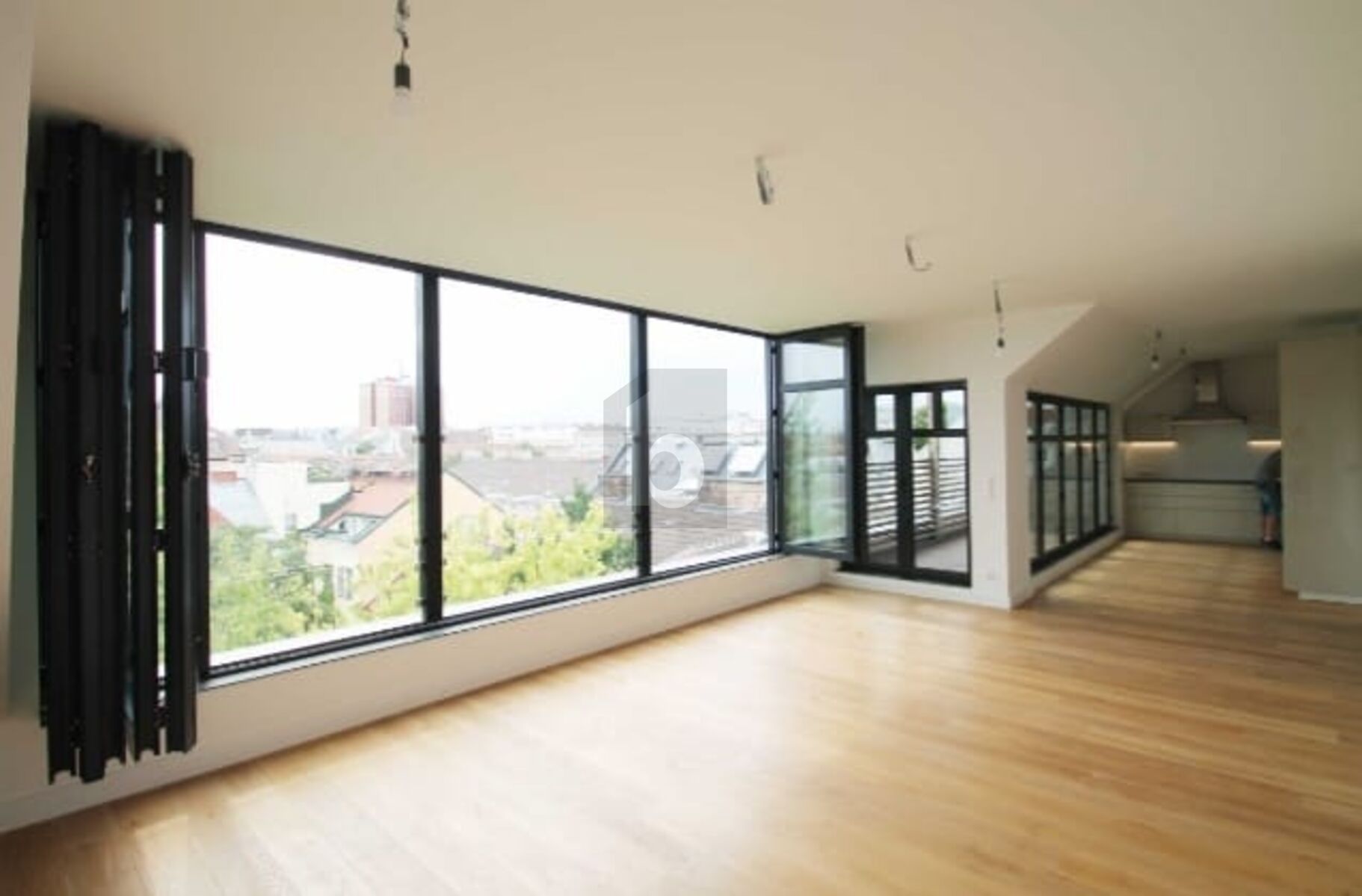 EINZIGARTIGES WOHNERLEBNIS MIT WINTERGARTEN UND 3 DACHTERRASSEN