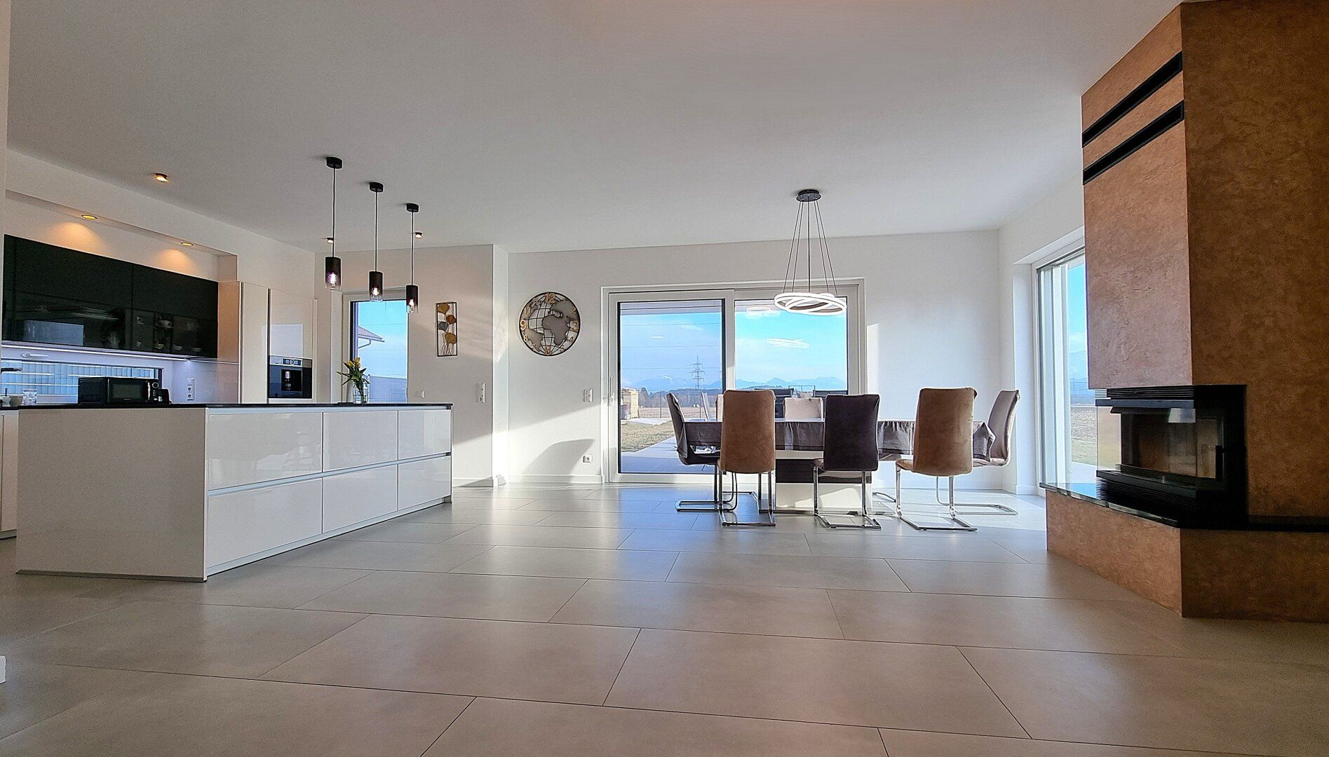 Hochwertig mit Pool & Weitblick für pure Lebensqualität