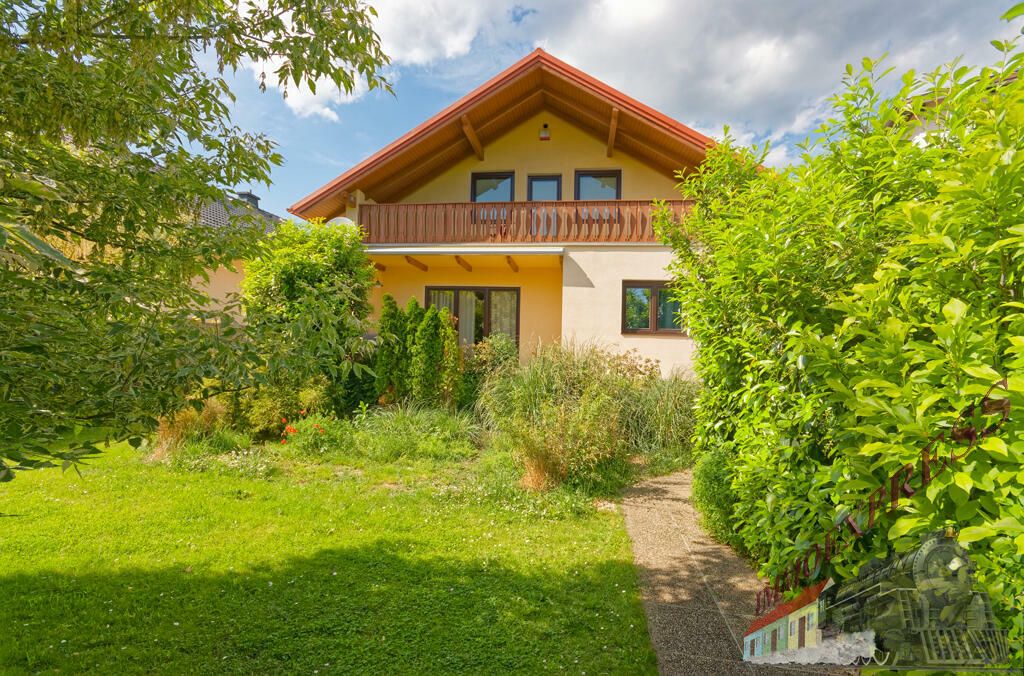 Einfamilienhaus mit Garage = attraktive Lage = sonniger unverbauter Grünblick