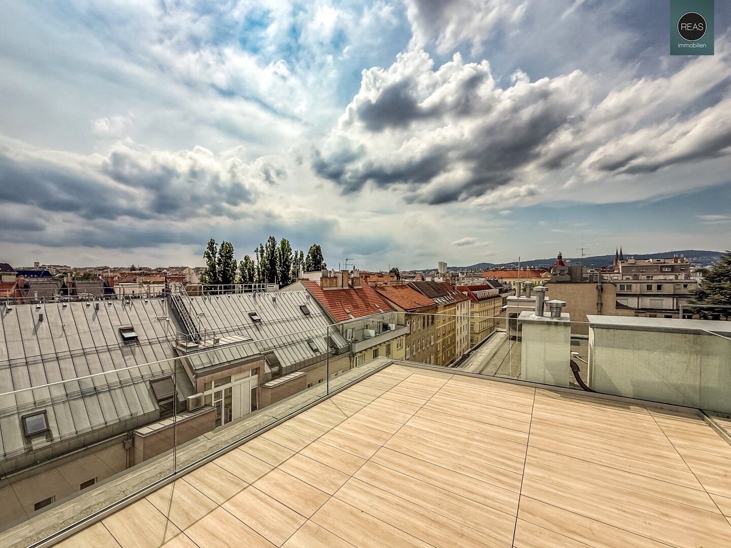 Erstbezug: Atemberaubendes Dachgeschoss - Apartment (klimatisiert) mit 3 Terrassen und hochwertiger Ausstattung im trendigen Ottakring!