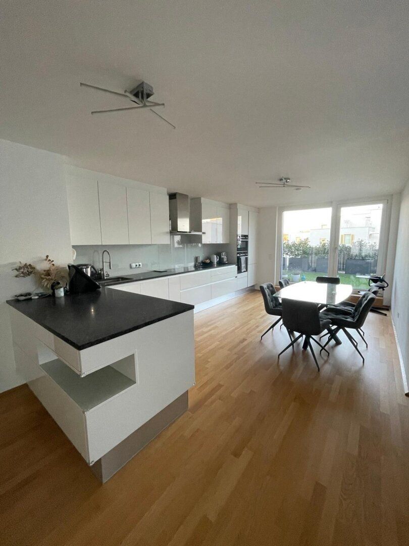 Elegante 3-Zimmer Dachgeschosswohnung mit großzügiger West-Terrasse