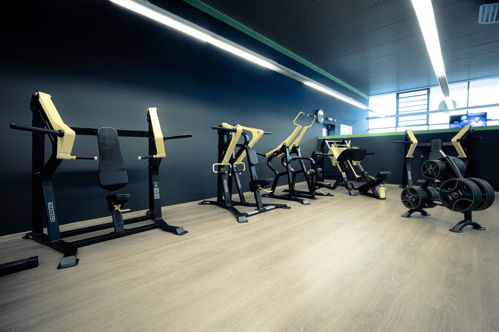 Nachfolger gesucht! Gut geführtes Fitnessstudio sucht neuen Betreiber ...! inkl. sämtlicher Sportgeräte, Gastro, Mitglieder Übernahme uvm. - Ansicht 3