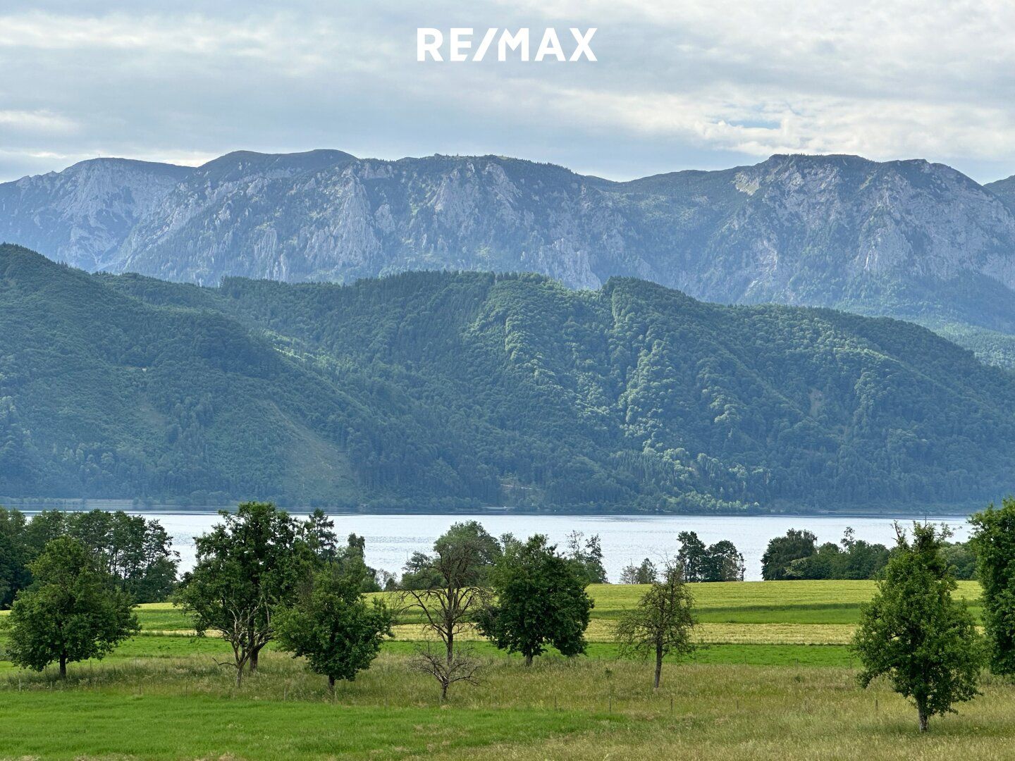 Liegenschaftsrefugium mit unverbaubarem Blick auf den Attersee