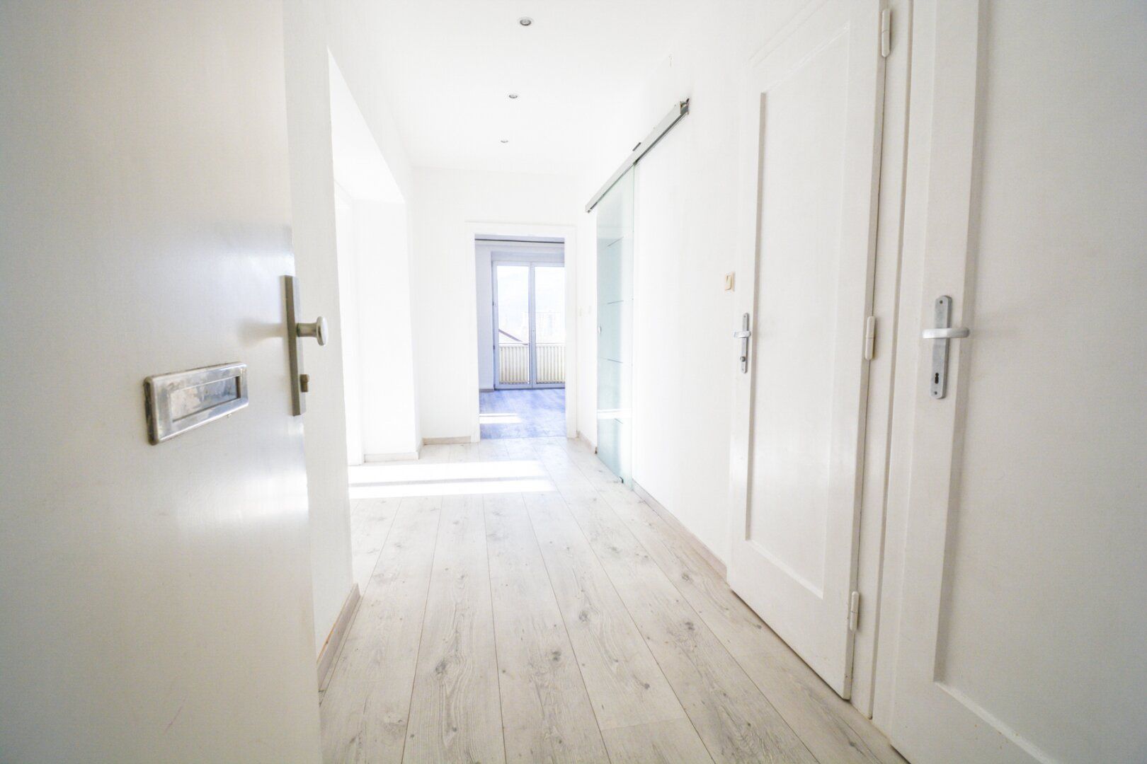 *MODERN SANIERT* I ZENTRALE LAGE I BALKON I CARPORT OPTIONAL I HAUSTIERE WILLKOMMEN I DUSCHE I WG TAUGLICH I AB SOFORT VERFÜGBAR I PROJEKT WOHNEN I