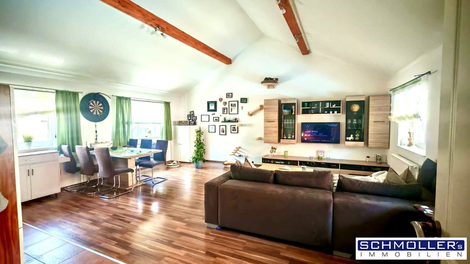 Großzügige Dachgeschoss Wohnung