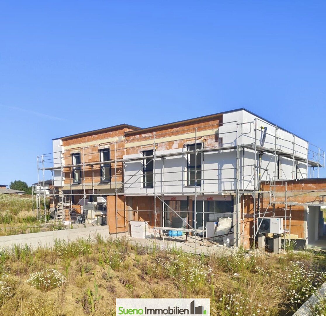 Schlüsselfertig - Zuhause ankommen - stilvolles Doppelhaus mit Weitblick ins Grüne in Niederthalheim