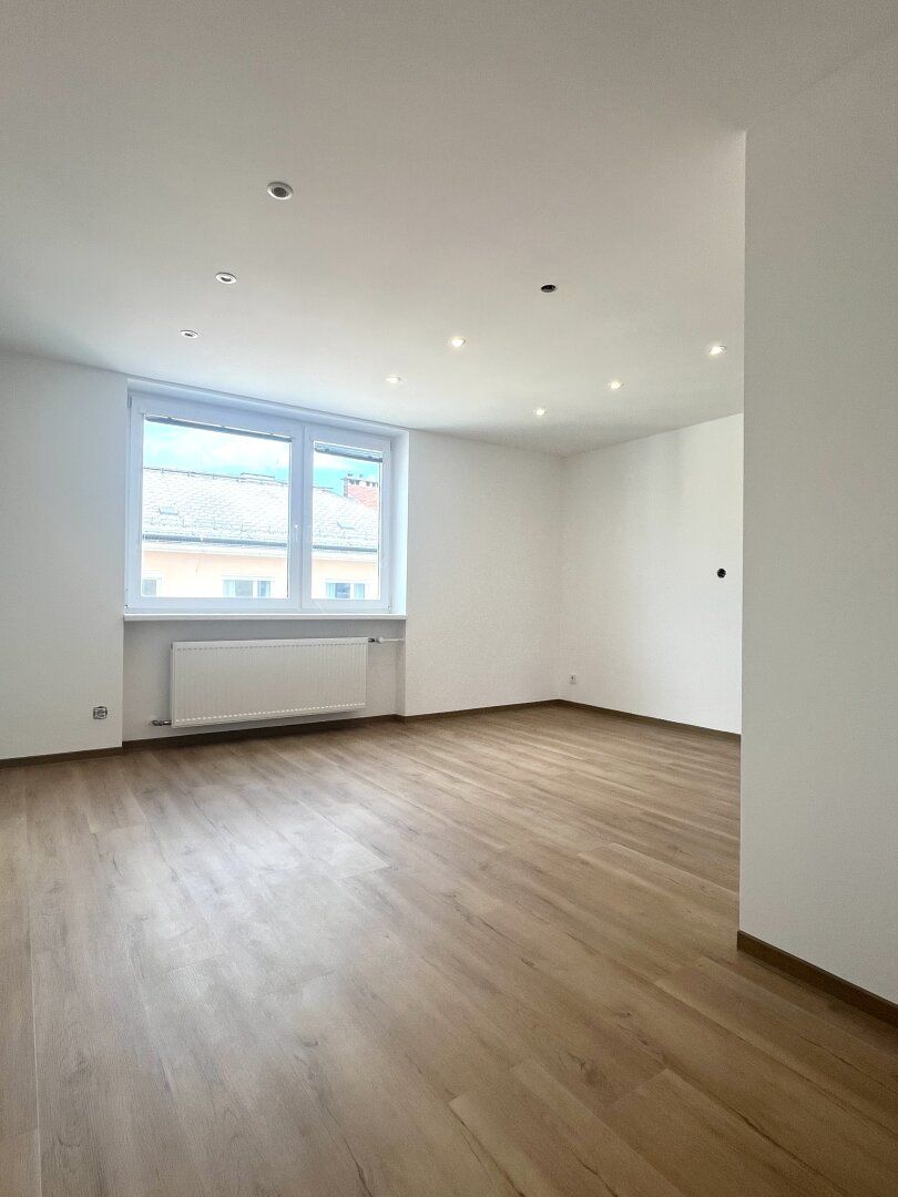 MIETE - All-Inklusive WG - Zimmer mit 20 m² Alleinbenutzung, inkl. Strom, Internet, Reinigung