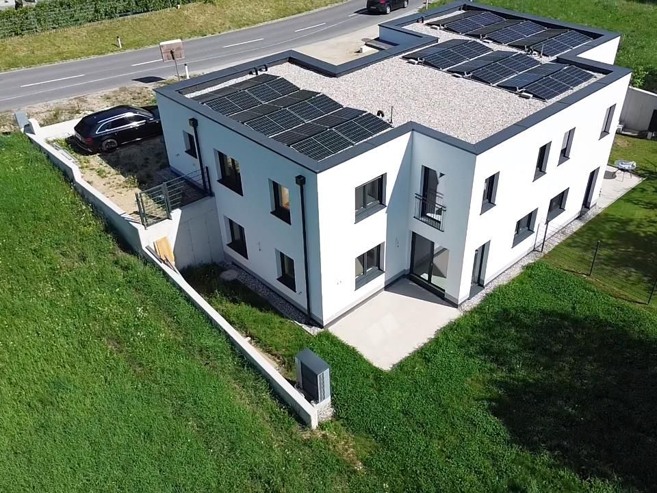 NEUER PREIS: Erstbezug in Sooß - Moderne Doppelhaushälfte mit Garten, Wärmepumpe & PV-Anlage!