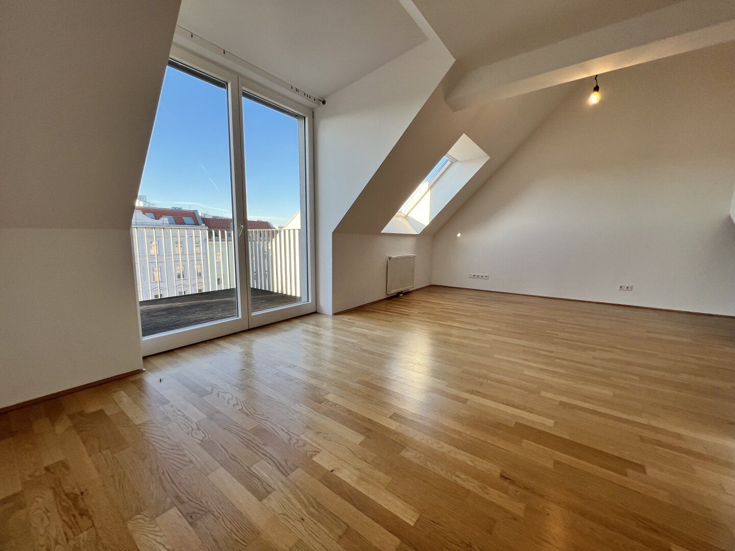 Helle Maisonette im Dachgeschoss: 91m² mit Balkon, 4 Zimmern zum Kauf