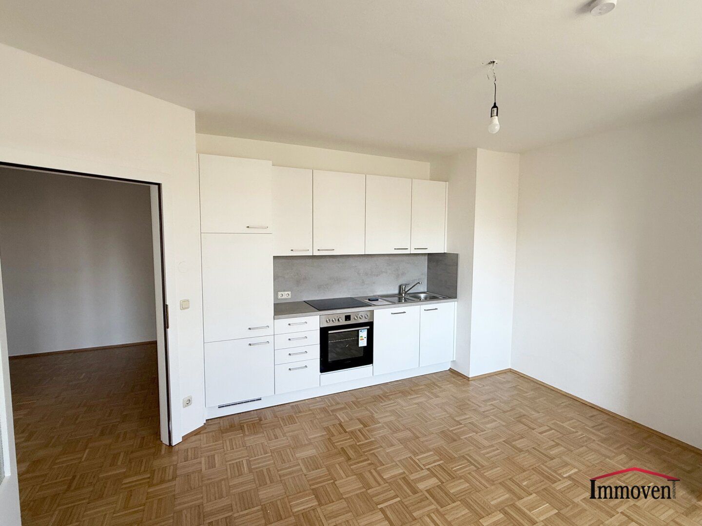 UNBEFRISTET - Helle, sanierte 2-Zimmerwohnung mit schönem Ausblick!