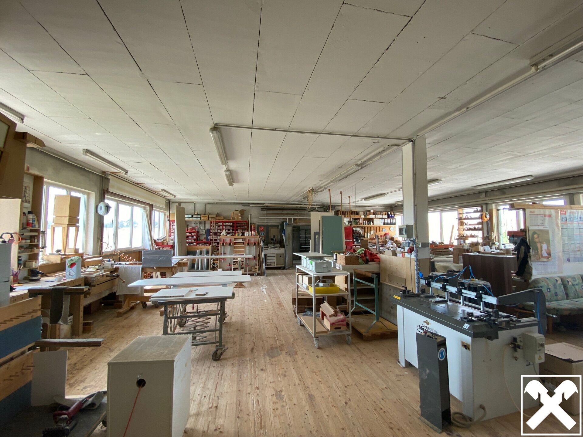 Vielfältig nutzbare Gewerbefläche mit Garage - Ansicht 2