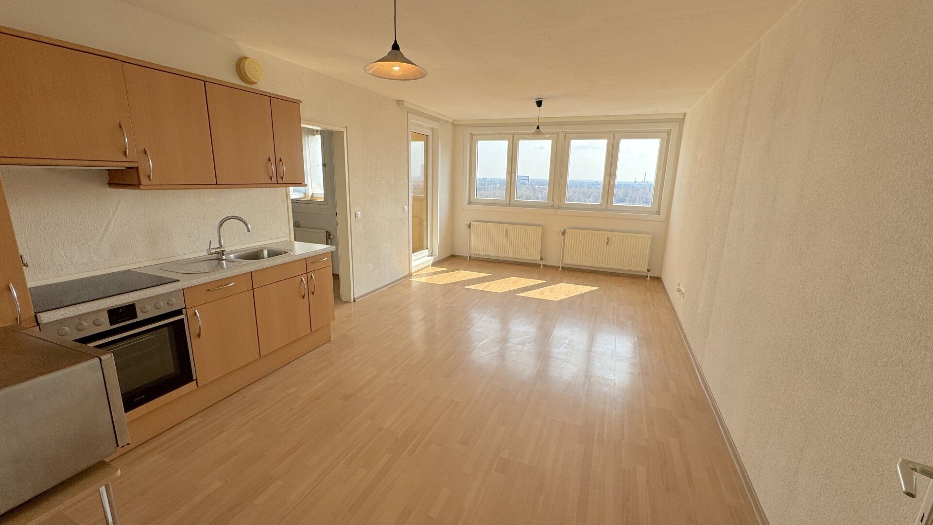 Nähe Uno City in 1220 Wien ++ 2-Zimmer-Wohnung mit Loggia ++ 3-5 Minuten zur U1 !!