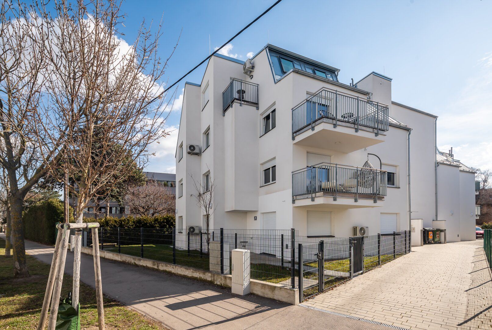 ***2 DACHTERRASSEN *** Top ausgestattet & gepflegt, direkt an U1 Station
