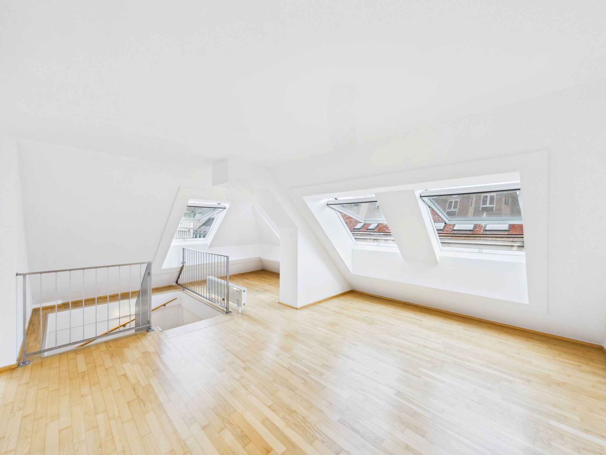 Zwei Zimmer Maisonette mit Freifläche und Stellplatz in Hernals
