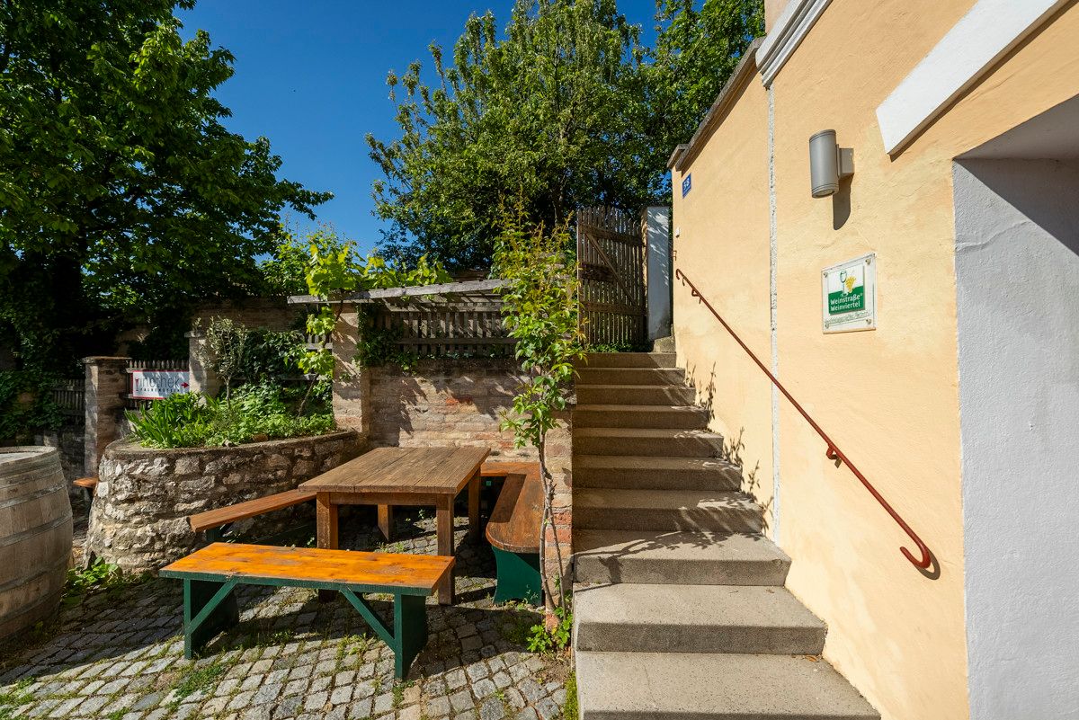 Traumhaftes Einfamilienhaus mit Vinothek im Herzen des Weinviertels