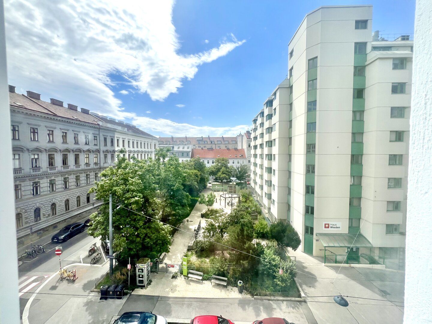 Erstbezug: sanierte Wohnung mit Parkblick!