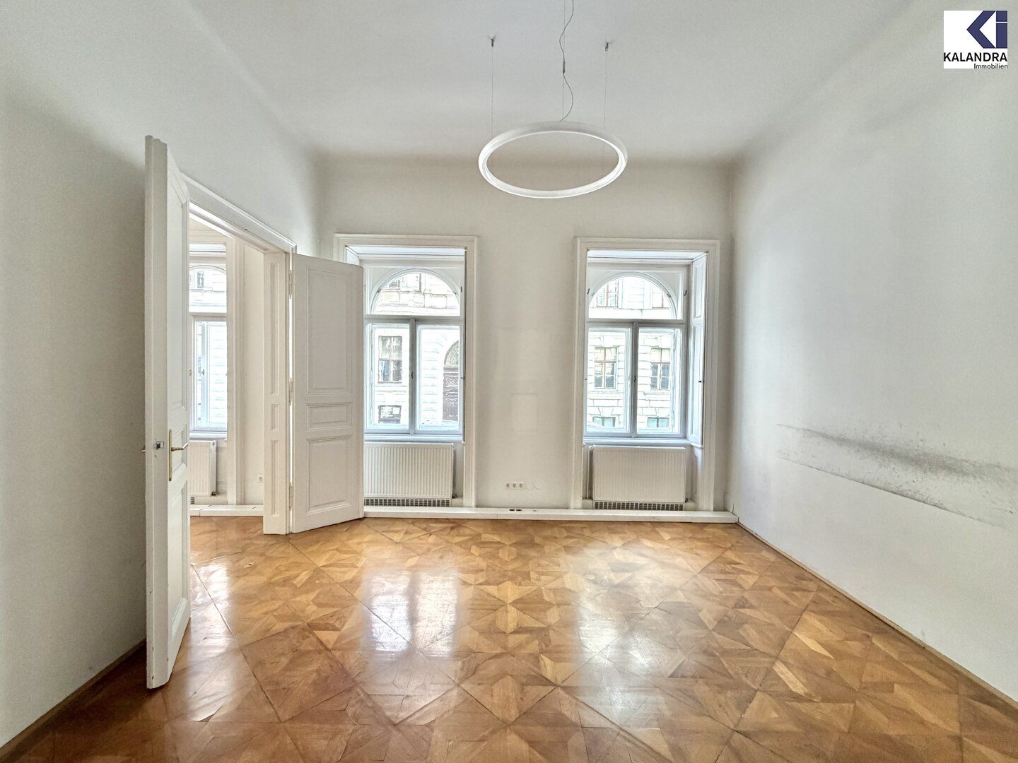 360 TOUR // KLASSISCHES ALTBAUBÜRO KARLSGASSE - Ansicht 3